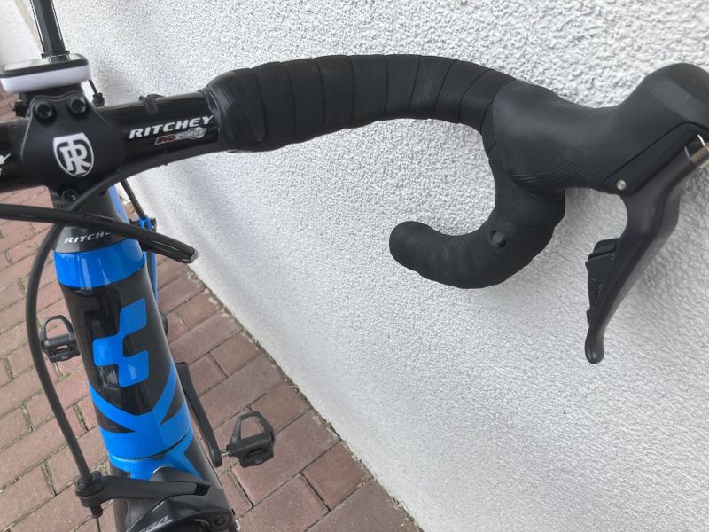 Cube Agree Carbon, 56 cm, Ultegra DI2 12 speed, DT Swiss 350 FFWD karbonové ráfky a galusky Tufo