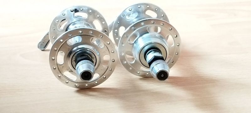 Prodám silniční náboje Shimano 600 High Flange