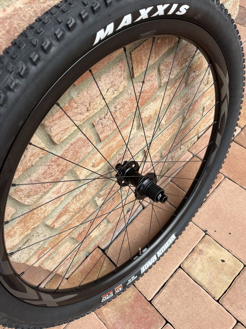 Zapletená kola Giant XCR 2 29 Karbon