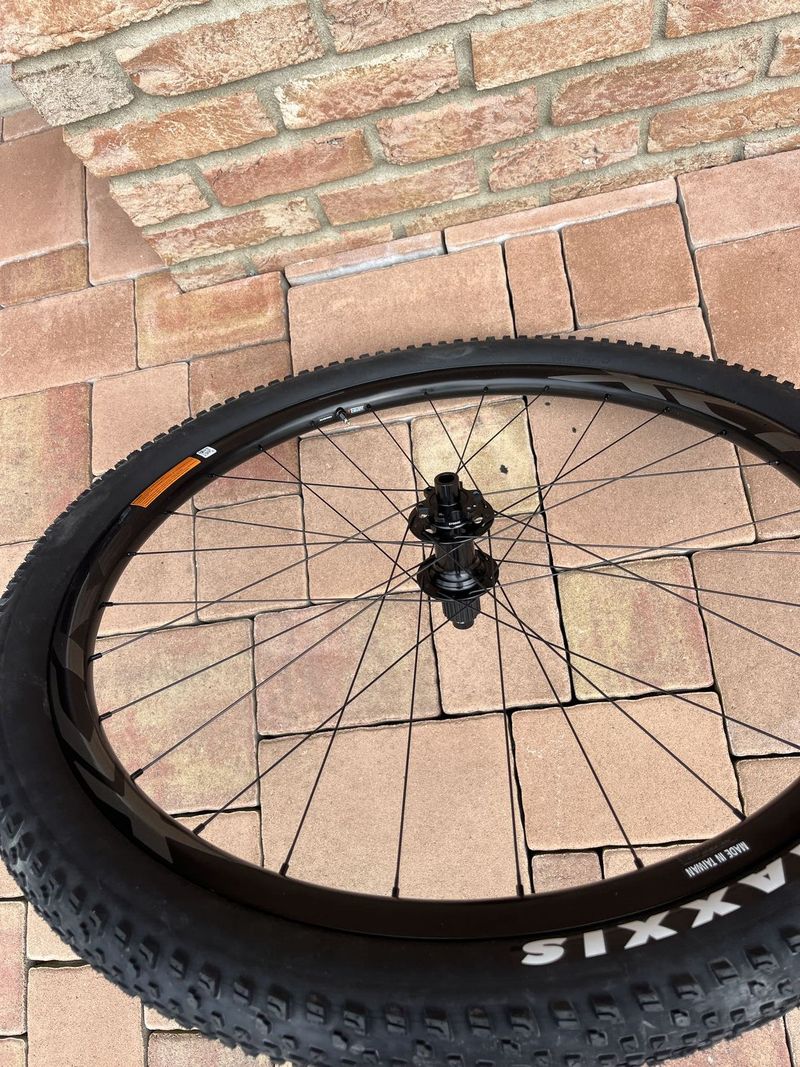 Zapletená kola Giant XCR 2 29 Karbon