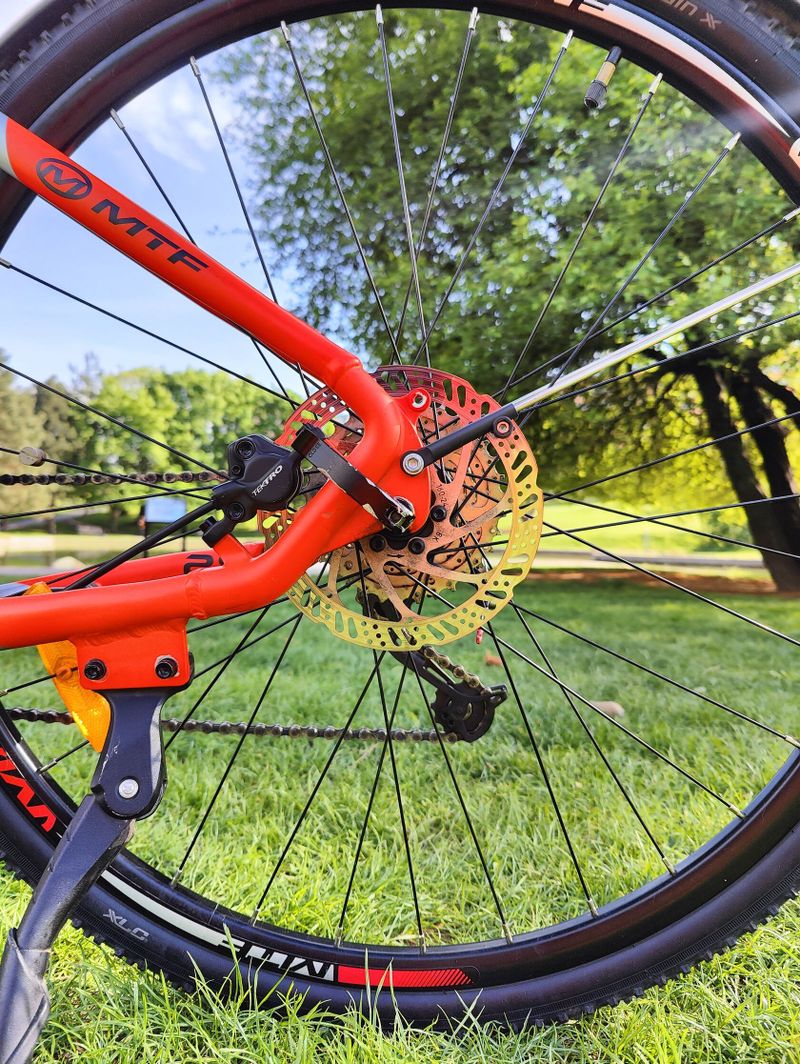 Dámské krosové elektrokolo MTF Road 7.0, kola 29" 