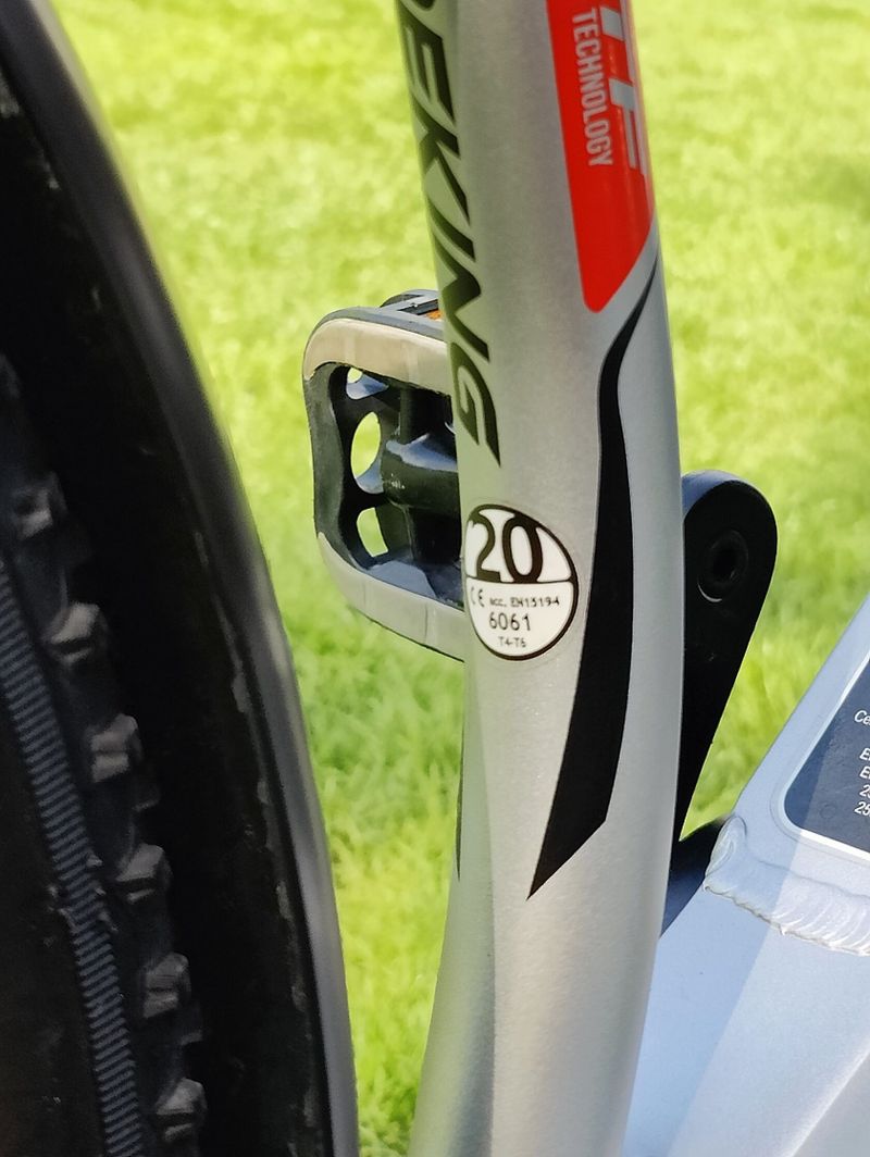 Dámské krosové elektrokolo MTF Road 7.0, kola 29" 