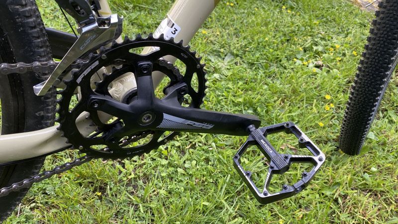 Gravel kolo KROSS 1.0 M + dárek