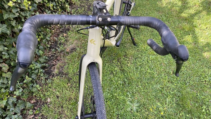 Gravel kolo KROSS 1.0 M + dárek