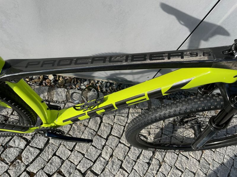 TREK Procaliber 9.6 model 2022 vel. L (na postavu 177 - 188 cm), cca 2.000 km