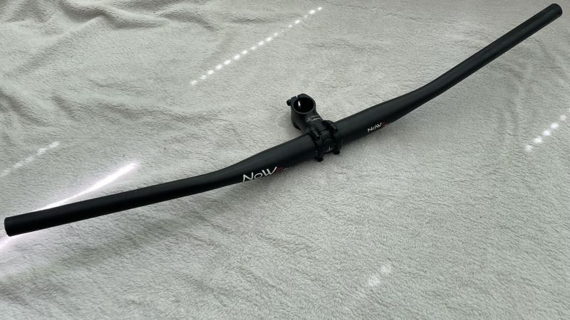 Now8 řidítka carbon + představec AL