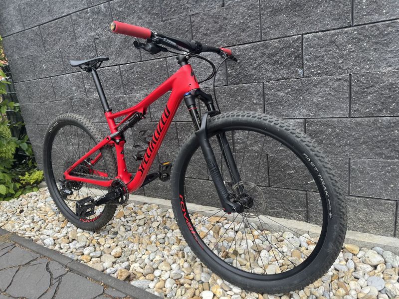 Specialized epic comp carbon. 