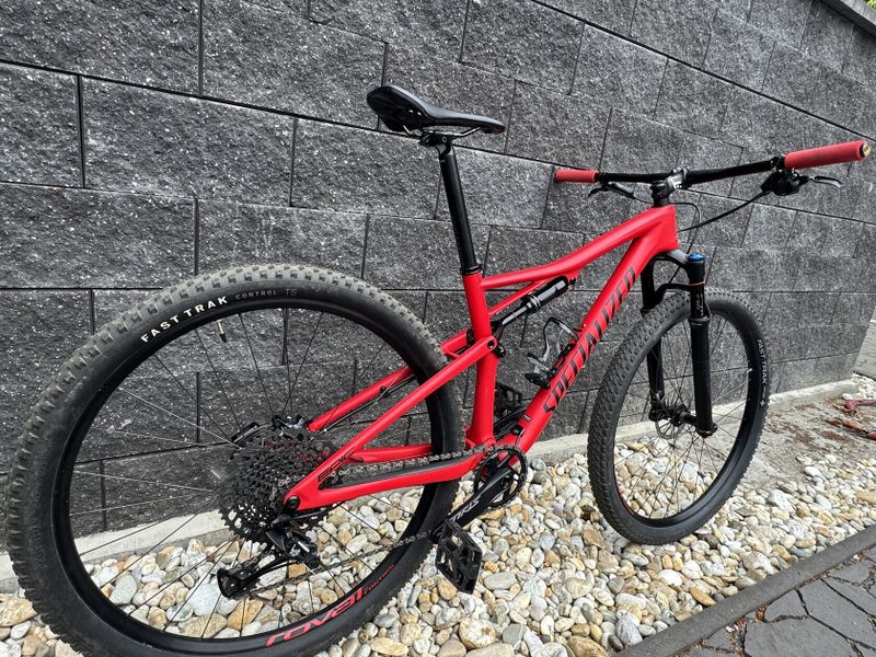 Specialized epic comp carbon. 