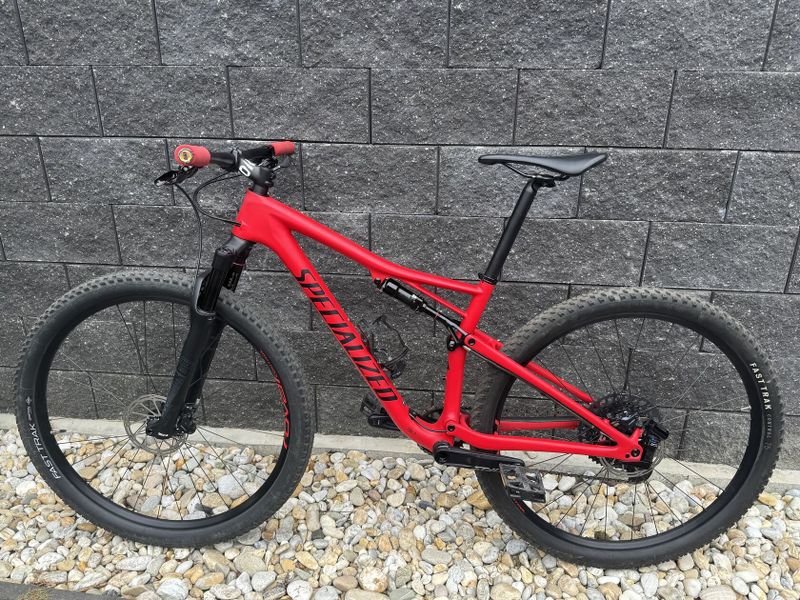 Specialized epic comp carbon. 