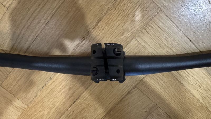 Řídítka Bontrager s představcem