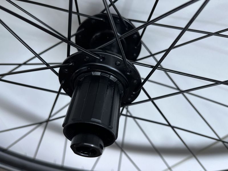 Nejeté záplety 700c na silnici, gravel nebo městské kolo