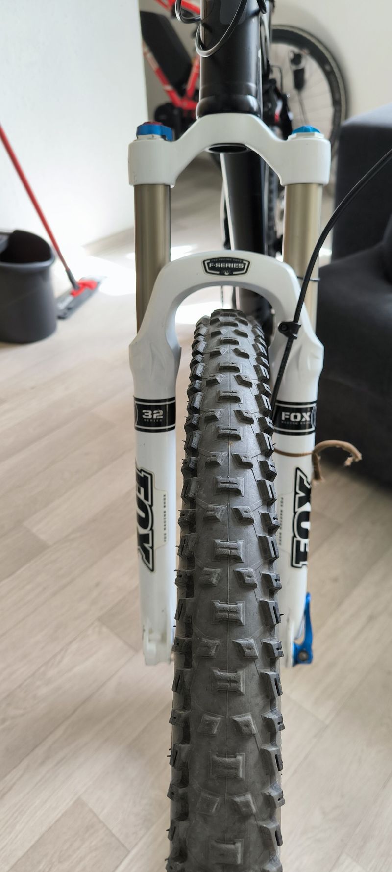 Fox 32 f series 26" 20cm tapered hlava