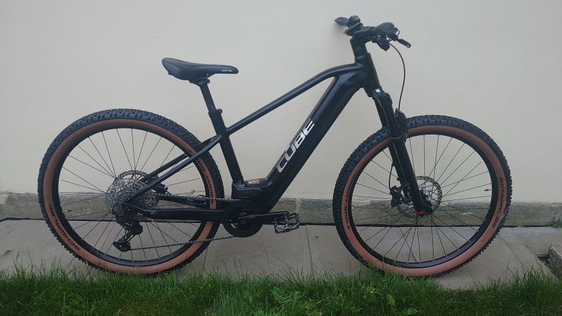 Cube reaction hybrid SL, 750