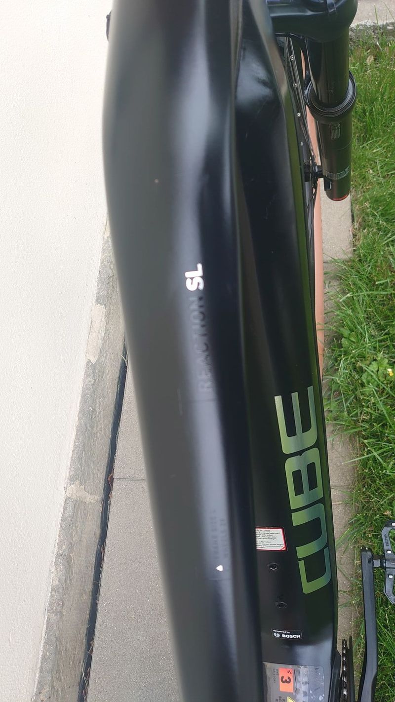 Cube reaction hybrid SL, 750