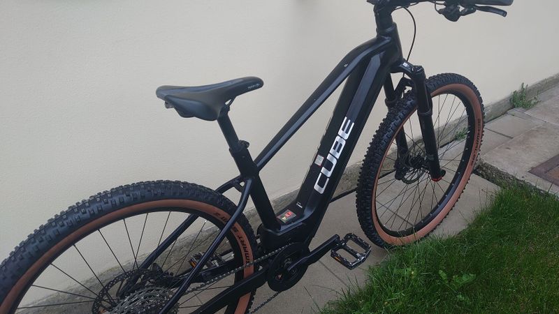 Cube reaction hybrid SL, 750
