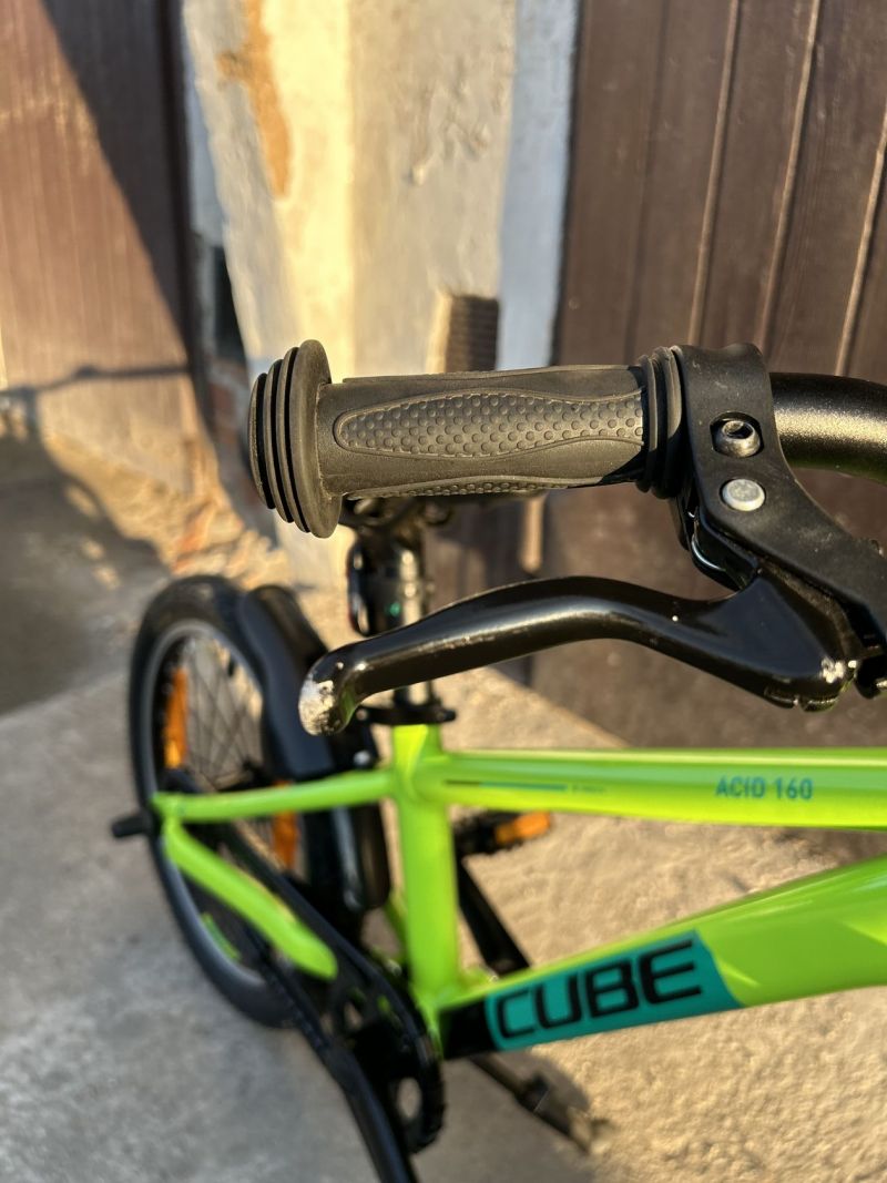 Cube Acid 160,velikost 16",váha 7,4kg