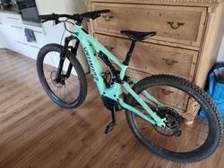 Specialized Turbo Levo model 2023 baterie 700w