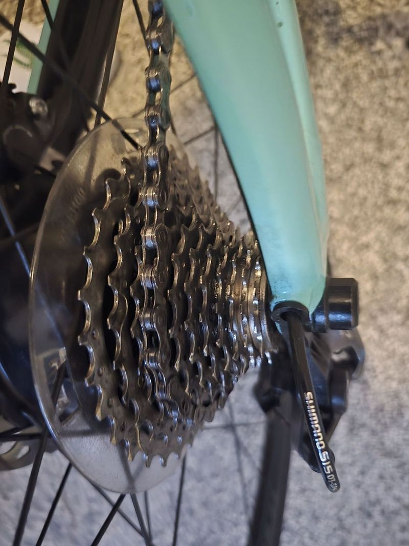 Bianchi Aria e-road