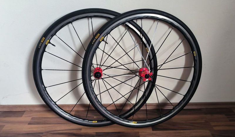 Mavic Ksyrium Elite, včetně plášťů Mavic Yksion, jako nová