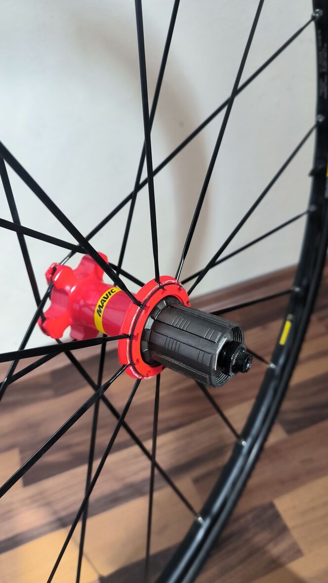Mavic Ksyrium Elite, včetně plášťů Mavic Yksion, jako nová