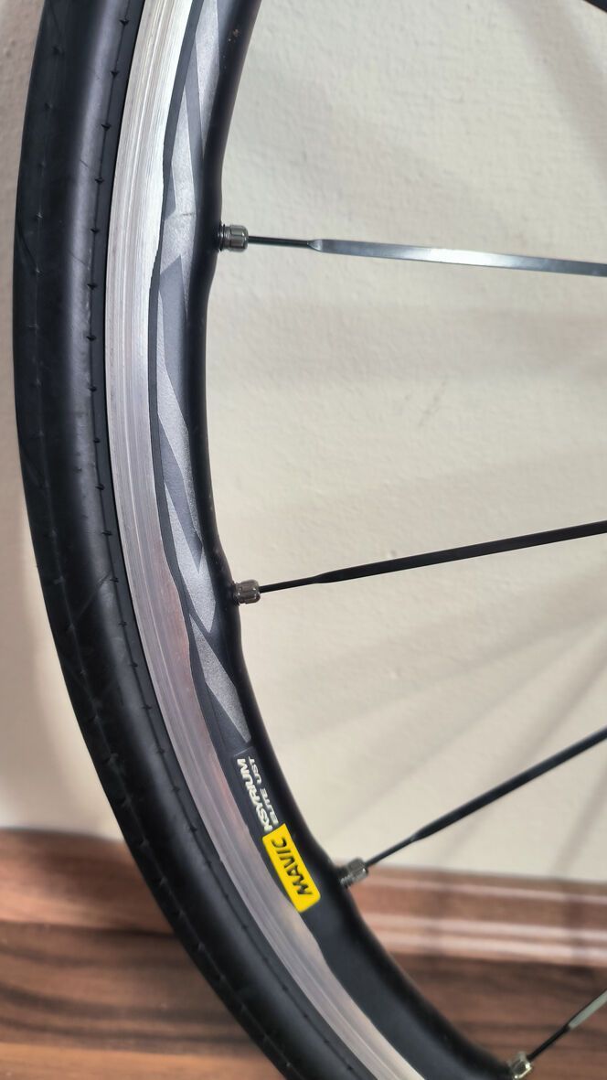 Mavic Ksyrium Elite, včetně plášťů Mavic Yksion, jako nová