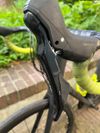 Silniční karbonové kolo Cube Attain GTC Race, Shimano 105 2x11s, disk, barva Carbon/Flashyellow