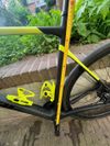 Silniční karbonové kolo Cube Attain GTC Race, Shimano 105 2x11s, disk, barva Carbon/Flashyellow