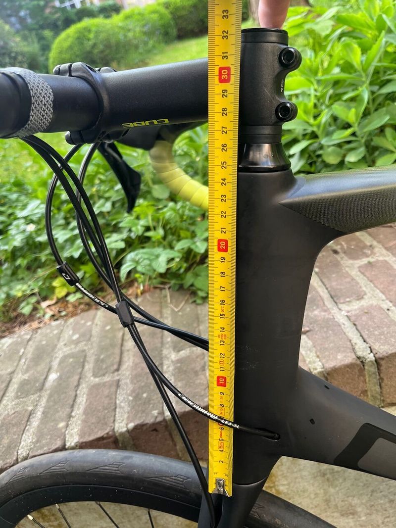 Silniční karbonové kolo Cube Attain GTC Race, Shimano 105 2x11s, disk, barva Carbon/Flashyellow