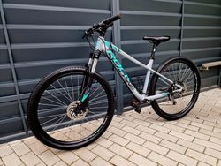 (74)Horské hliníkové kolo Rock Machine 27,5" Kotoučové brzdy