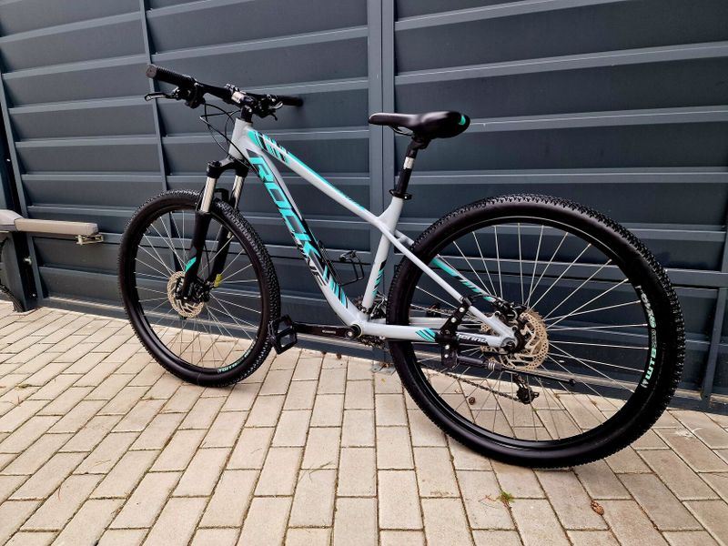 (74)Horské hliníkové kolo Rock Machine 27,5" Kotoučové brzdy