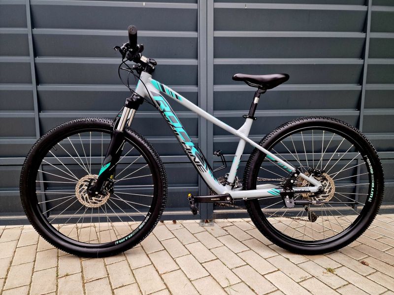 (74)Horské hliníkové kolo Rock Machine 27,5" Kotoučové brzdy