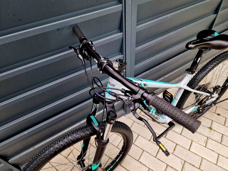 (74)Horské hliníkové kolo Rock Machine 27,5" Kotoučové brzdy