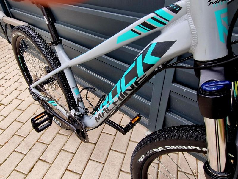 (74)Horské hliníkové kolo Rock Machine 27,5" Kotoučové brzdy
