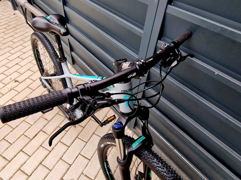 (74)Horské hliníkové kolo Rock Machine 27,5" Kotoučové brzdy