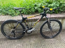 Starší závodní speciál MTB GIANT MXM team, vel.17.5, Shimano 3x9, FOX Float 80RL vzduch, Mavic kola