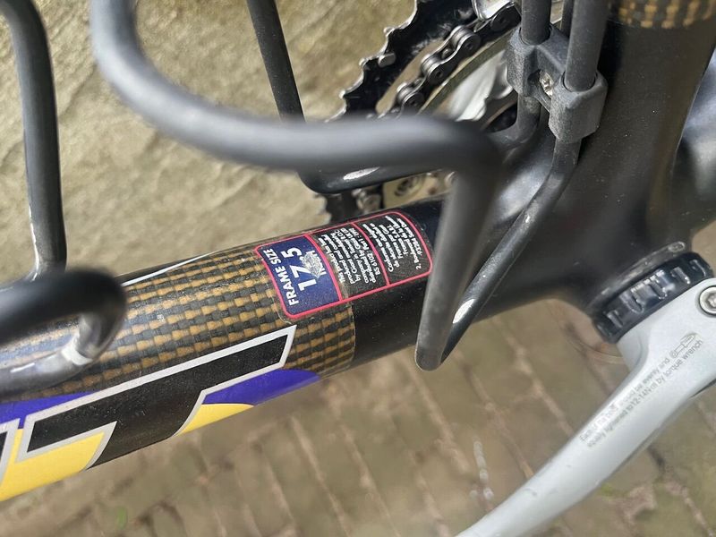 Starší závodní speciál MTB GIANT MXM team, vel.17.5, Shimano 3x9, FOX Float 80RL vzduch, Mavic kola