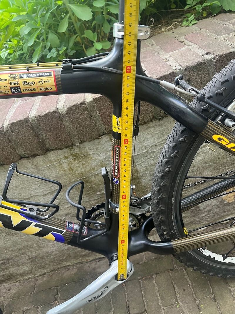 Starší závodní speciál MTB GIANT MXM team, vel.17.5, Shimano 3x9, FOX Float 80RL vzduch, Mavic kola