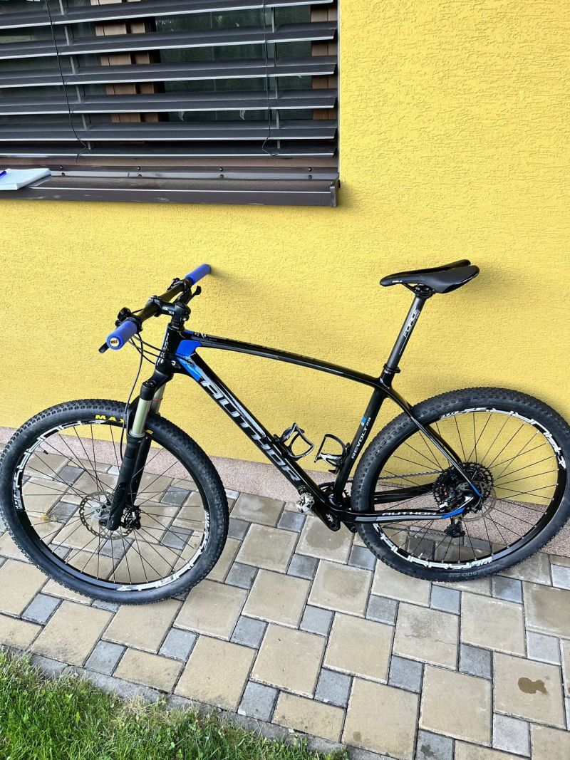 Karbonové kolo Author 21 XL