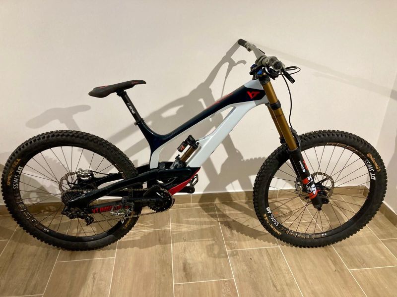 YT Industries TUES 27,5 CF Pro Race