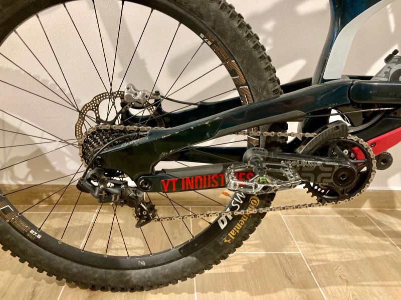 YT Industries TUES 27,5 CF Pro Race