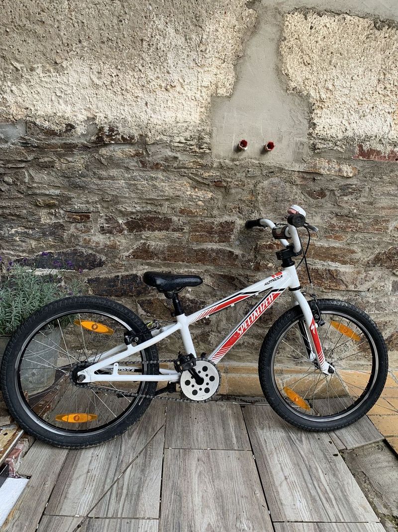 Dětské kolo SPECIALIZED vel.20