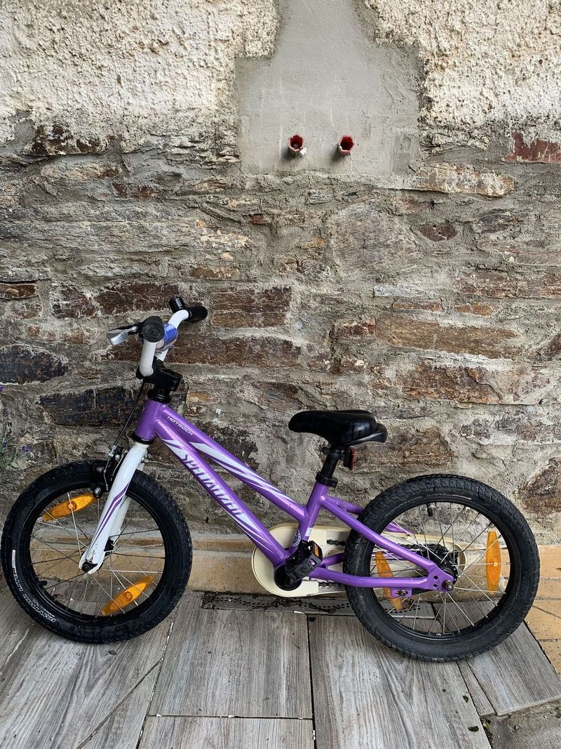 Dětské kolo SPECIALIZED vel.16