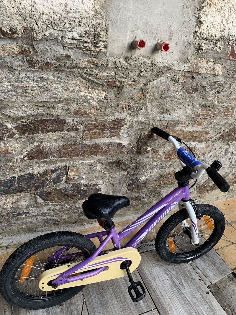 Dětské kolo SPECIALIZED vel.16