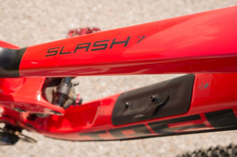 2021 TREK SLASH 7 