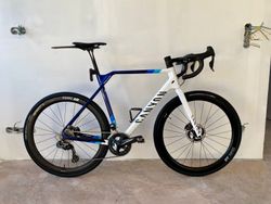 CANYON Inflite CF SLX 9 TEAM