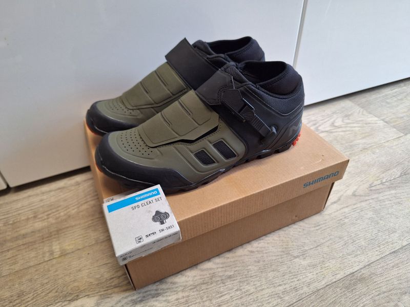 Shimano SH-ME702 vel. 44 + nové SPD kufry