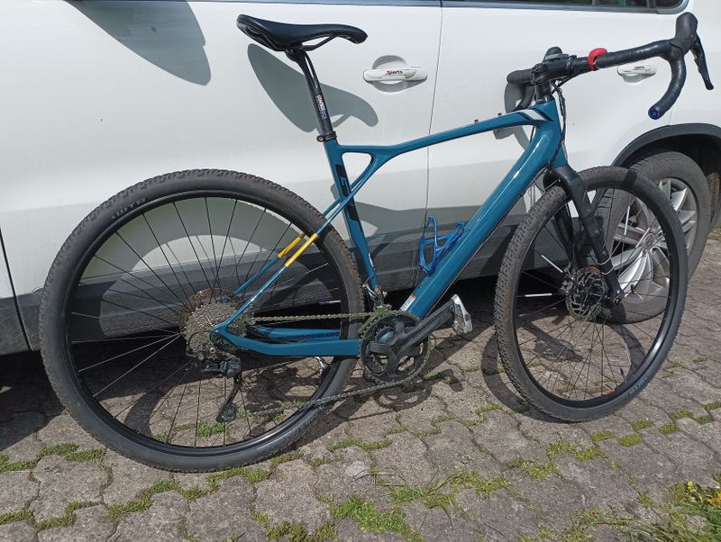 Prodám udržovaný karbonový gravel GT grade.