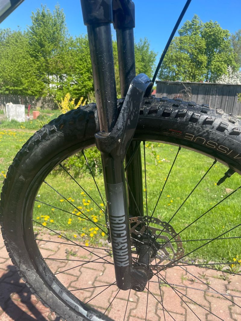 Prodám horské kolo Trek Roscoe 7 (2024) – velikost S, barva Matte Trek Black