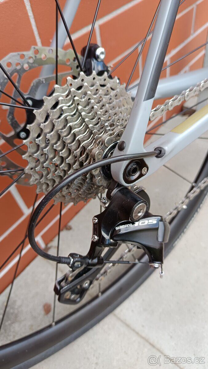 Karbonová silnička CUBE Attain GTC, Shimano 105, vel. 58
