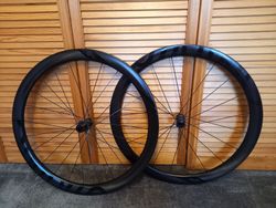 Silniční aero Carbonová kola ERE omnia CLR 45, tubeless ready, 1582g, jako nová